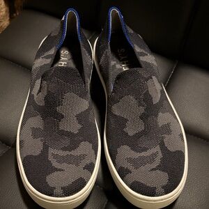 Rothy's Black and Gray Camouflage Sneakers